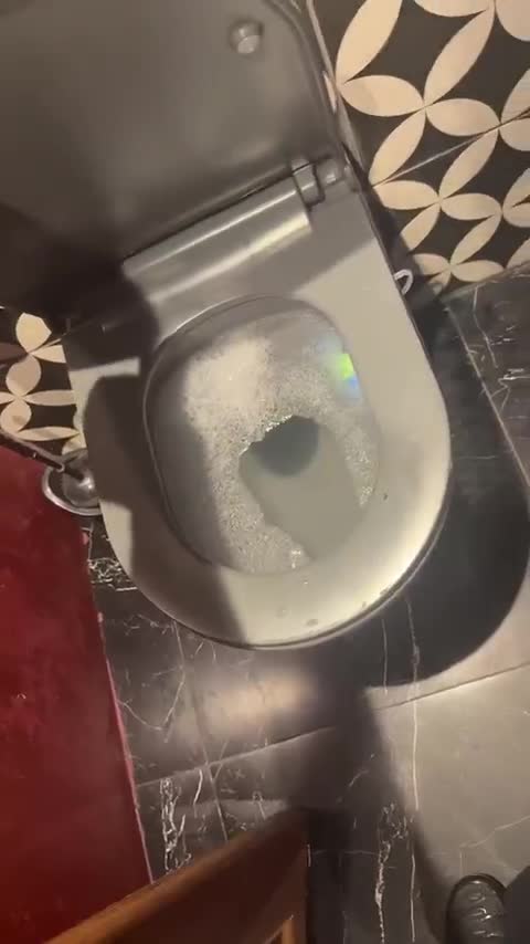 Klozet tıkanıklığı açma videosu